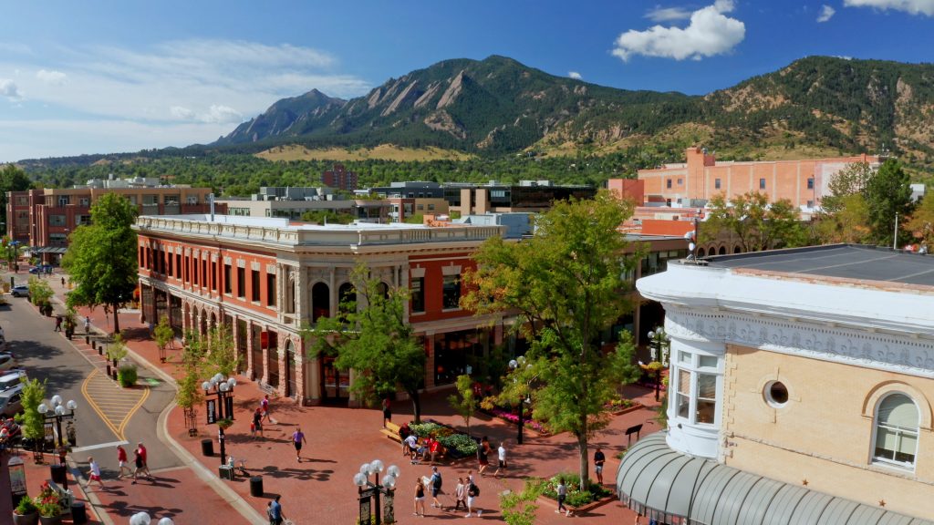 Unconventional Hotspots: Where to Meet Single People in Boulder, Colorado