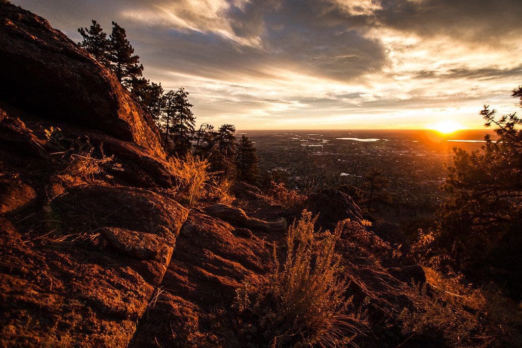 Chasing the Dawn: Witnessing Epic Sunrises from the Summit of Mount Sanitas