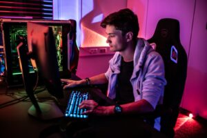 A Guide for Aspiring Esports Athletes - AboutBoulder.com